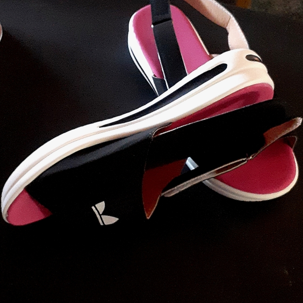 Sandals - Picture 4 of 4